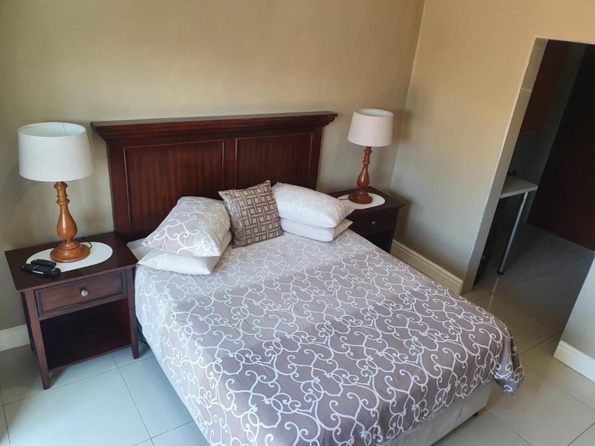 Mi Casa Guest House Uitenhage Eksteriør bilde