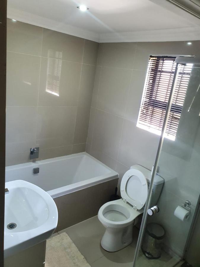 Mi Casa Guest House Uitenhage Eksteriør bilde